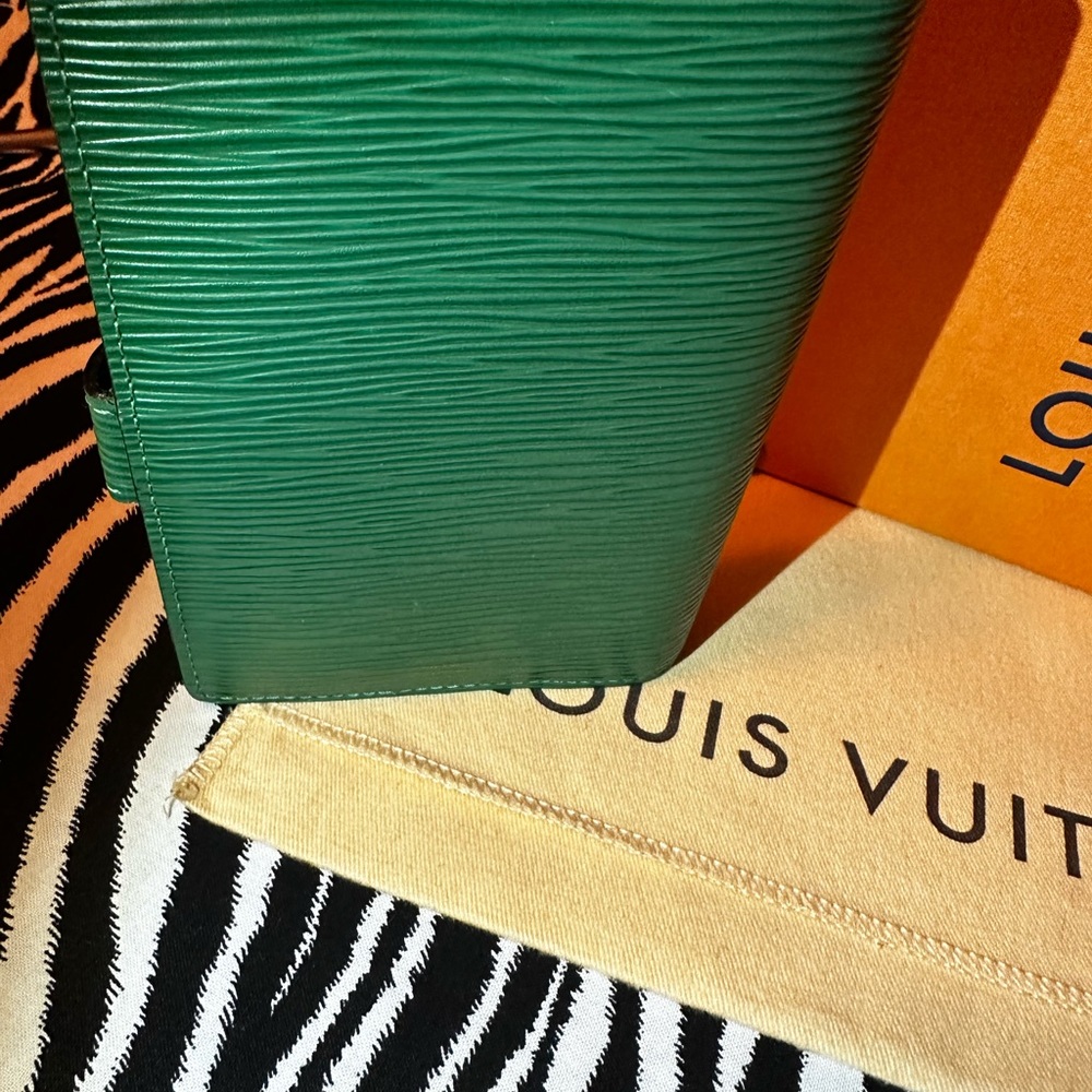 Louis Vuitton ❤️ Green Epi Leather Small Ring Agenda Cover~ Pre ❤️Loved - Picture 5 of 16